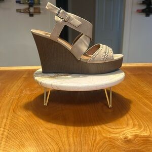 Indigo Rd. Tan Wedge Sandals with Crossed Straps